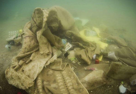 [视频]震撼！深圳大梅沙海底的惊人垃圾带