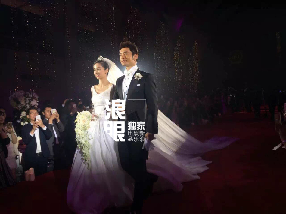 [视频]金星 杰伦给昆凌办婚礼 晓明给媒体办婚礼