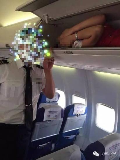 [视频]昆明航空回应空姐被塞行李架：属个人行为
