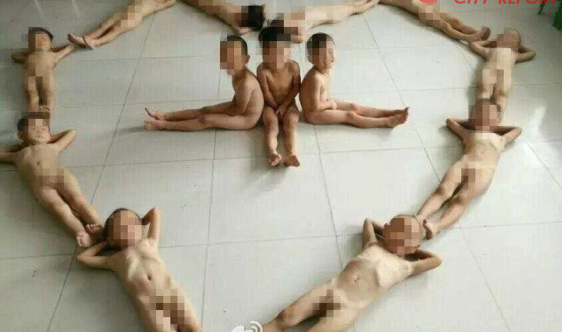 [视频]幼儿园男童被集体拍裸照传上网 老师称无恶意