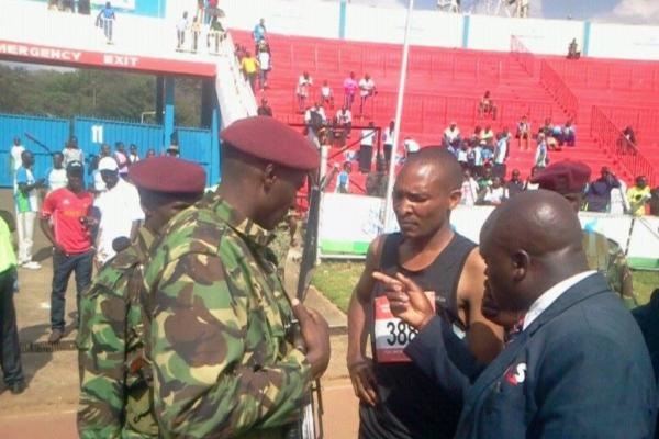 [视频]肯尼亚马拉松亚军作弊被捕 最后1000米上跑道