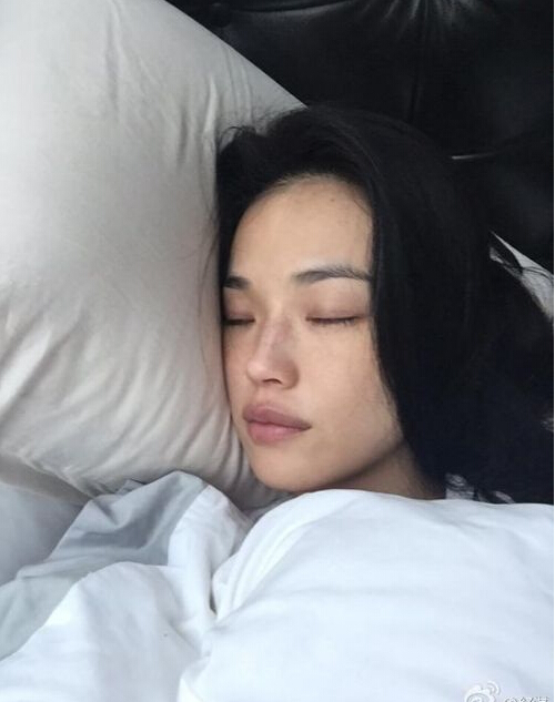 [视频]女神也累了 舒淇PO睡照素颜宛如少女