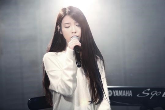 [视频]膝盖(Knees) —— IU