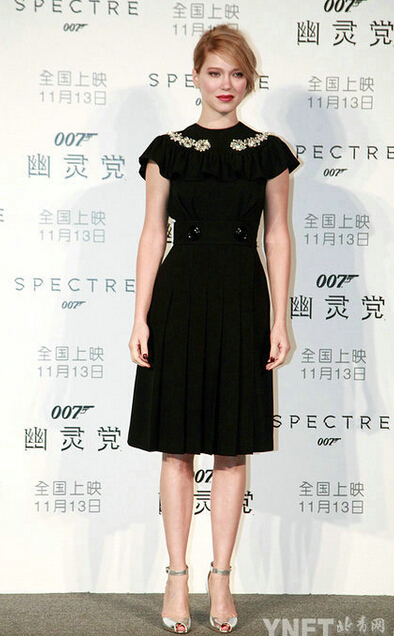 [视频]007制片人携新任邦女郎Seydoux现身北京