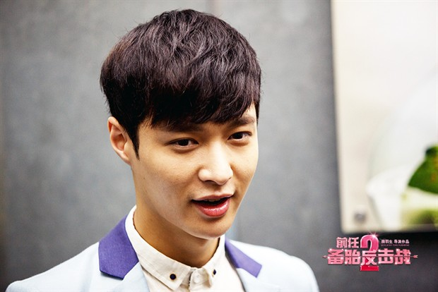 [视频]《前任2》曝主题曲《一个人》MV 张艺兴作词谱曲深情演绎