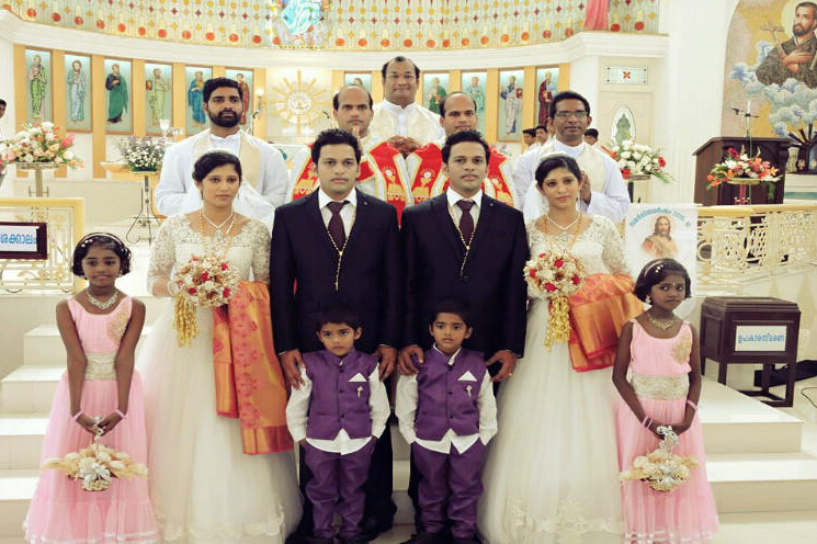 [视频]印度双胞胎姐妹嫁给双胞胎 花童牧师皆双胞胎