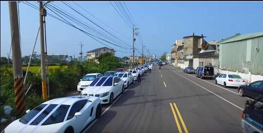 [视频]男子办盛大冥婚迎娶去世女友 现场豪车成排