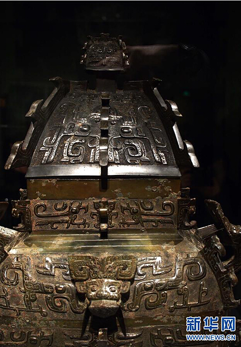[视频]“身首分离”近一个世纪 皿方罍“合体”后亮相上博
