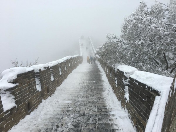 [视频]北京降雪如期而至 长城内外尽显冰雪情趣
