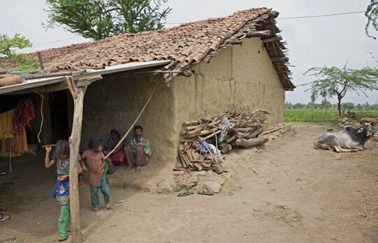 [视频]印度妇人一心求子 结婚18年生育15名女婴