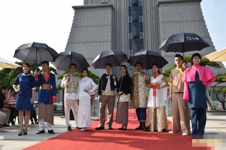 [视频]台湾办时尚寿服走秀 灵骨塔变T台