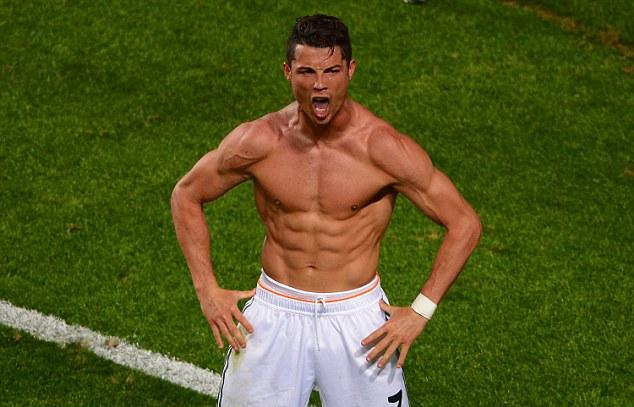 [视频]C罗为何低迷？西媒：魔鬼身材是铠甲也是弱点