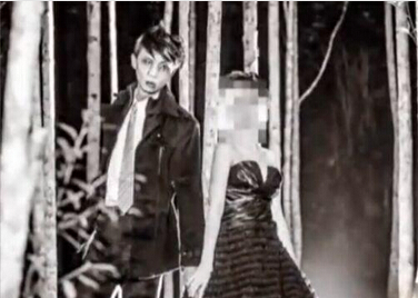 [视频]墓地拍新婚照 这样的“创意”少来