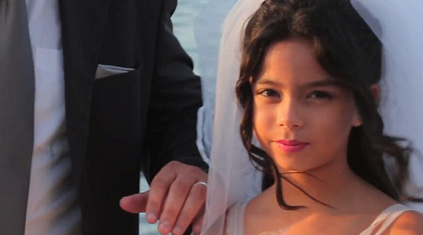 [视频]黎巴嫩街头12岁女孩与老男人拍婚纱照 揭秘童婚现象