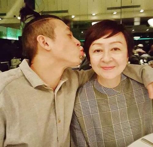 [视频]陈冠希一家高颜值 二姐性感照曝光超美艳