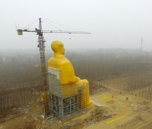 [视频]河南一农村建巨型毛主席像 高36.6米耗资百万