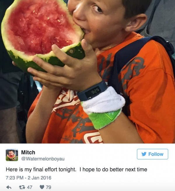 [视频]澳洲一名男孩因吃西瓜走红网络