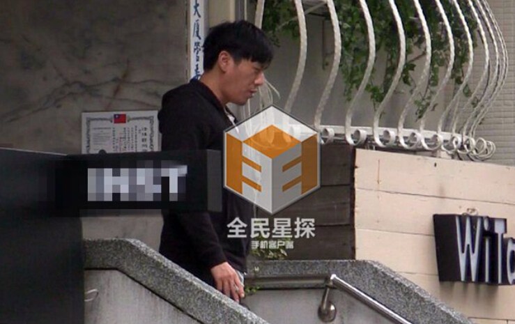 [视频]46岁伊能静分享心得 自然怀孕 曾跑步出血