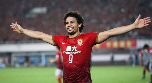 [视频]1.2亿！埃神溢价3倍 恒大遭土豪挖角什么路数