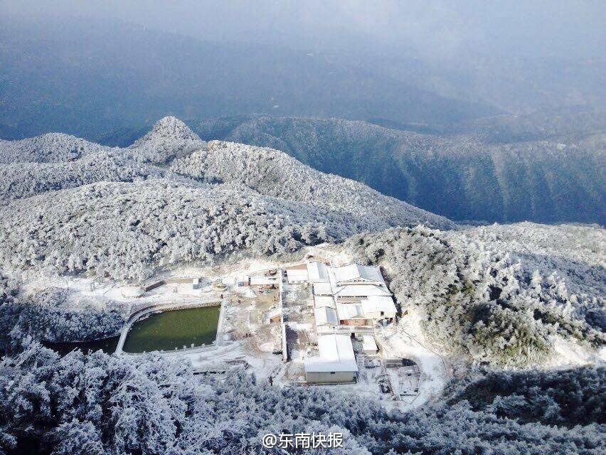 [视频]福建九仙山测风塔变“九层妖塔”