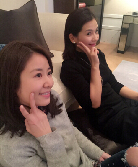 [视频]刘涛为林心如庆40岁生日 秀总攻气质大方献香吻