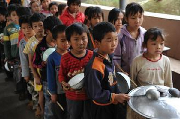 [视频]情商降为零 贫困生被要求出钱请领导吃饭