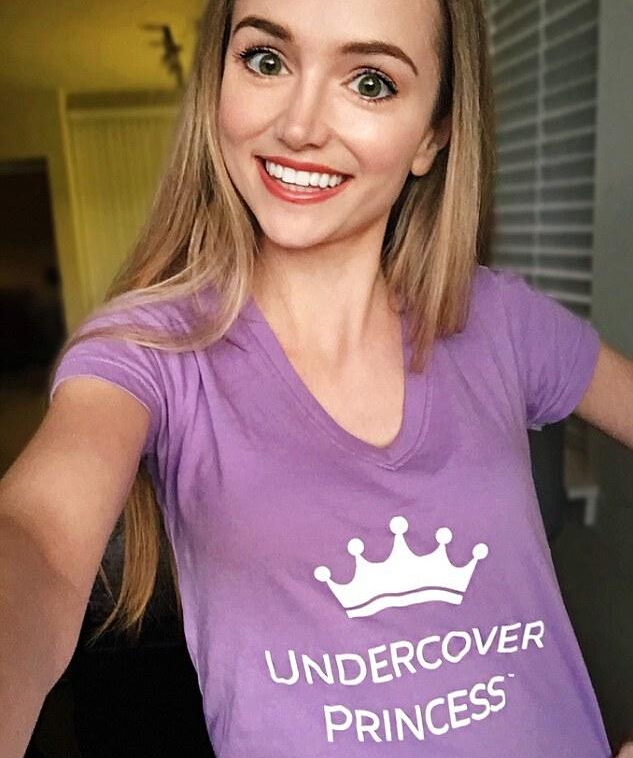 [视频]外国妹子天生一张童话公主脸 COS照美极了