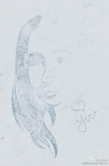 [视频]东北爷们霸气示爱 两辆车雪地碾压出女友样貌