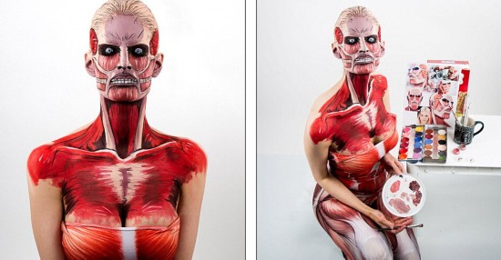 [视频]加拿大美女秀人体彩绘绝技 变身漫画人物