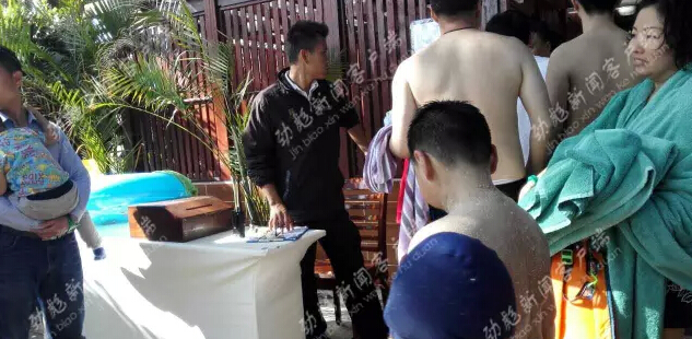 [视频]游客三亚上厕所收费10元 相关部门：用水成本高