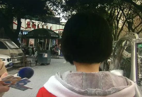 [视频]女子美发店半小时花2万3 点痣一颗140元