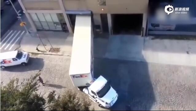 [视频]货车最牛倒车入库 给100分不怕他骄傲