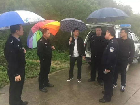 [视频]24岁美女凌晨被骗上车 反抗男子性侵被杀害