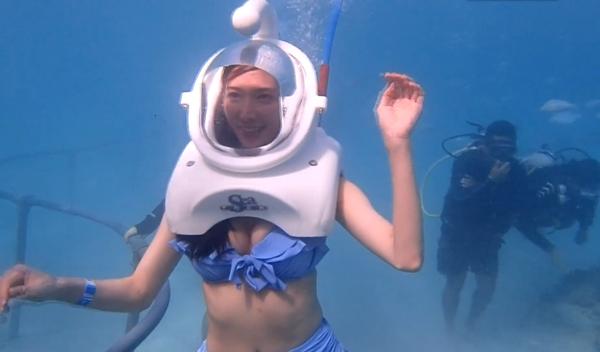 [视频]太撩人！林志玲穿比基尼漫步海底 