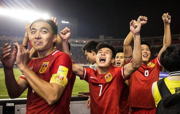[视频]国足晋级感谢各路友军 全亚洲在拯救中国男足