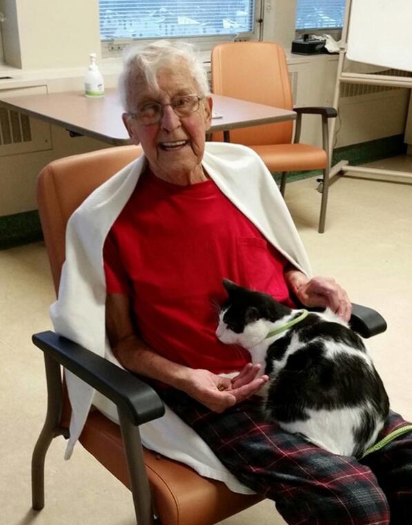 [视频] 加拿大人性化医院新举措 允许宠物探望主人