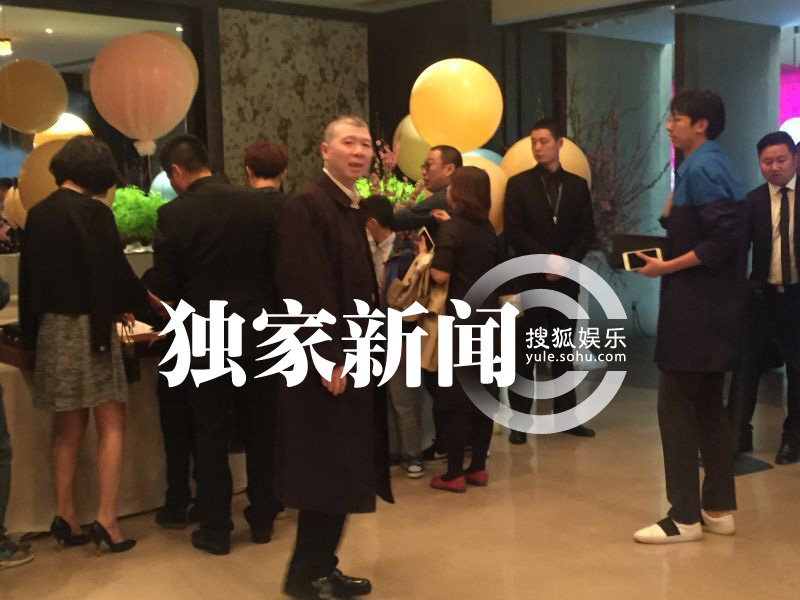 [视频]惊动娱圈半壁江山！章子怡女儿百日宴大咖云集