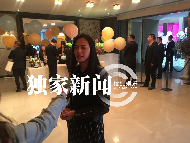 [视频]惊动娱圈半壁江山！章子怡女儿百日宴大咖云集