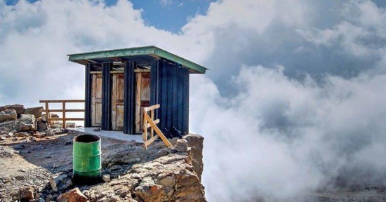 [视频]连上厕所都变得有趣了！世界最奇特公厕推出指南书