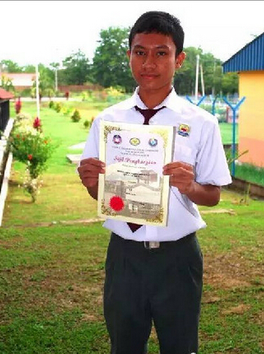 [视频]马来小伙变性成网红 年赚百万后又想当男人