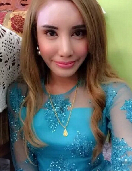 [视频]马来小伙变性成网红 年赚百万后又想当男人