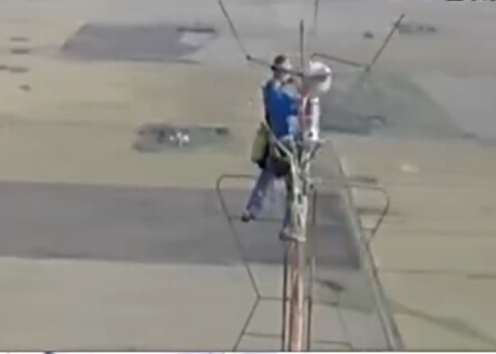 [视频]高空作业 美景与危险并存