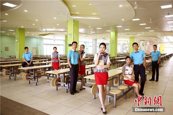 [视频]四川高校现最“豪”食堂 尽显温馨浪漫