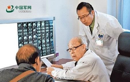 [视频]老专家94岁高龄坚守手术台 每周主刀多起手术