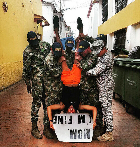 [视频]简直太机智！小伙周游世界花式报平安