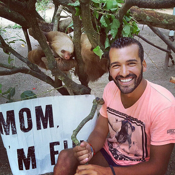 [视频]简直太机智！小伙周游世界花式报平安