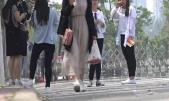 [视频]男子自称用巫术治病 骗奸90后姐妹3年致1人怀孕