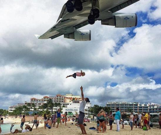 [视频]25岁高帅富3亿卖创业公司 带全家四口环游世界