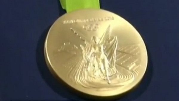 [视频]里约奥运奖牌亮相 奖牌独具特色 充满大自然元素