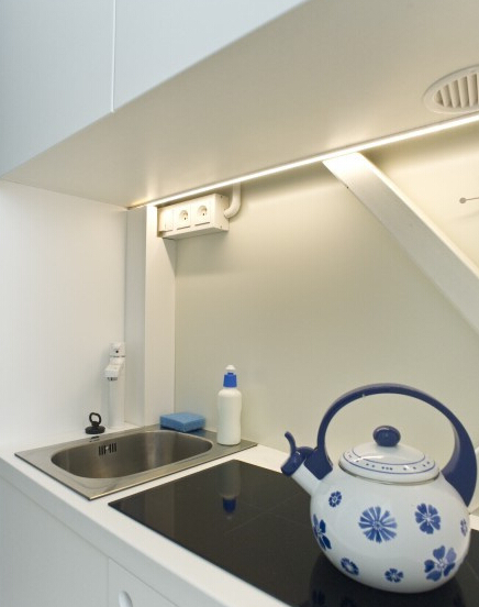 [视频]全世界最窄的房子！0.7米宽墙缝里有一套复式楼